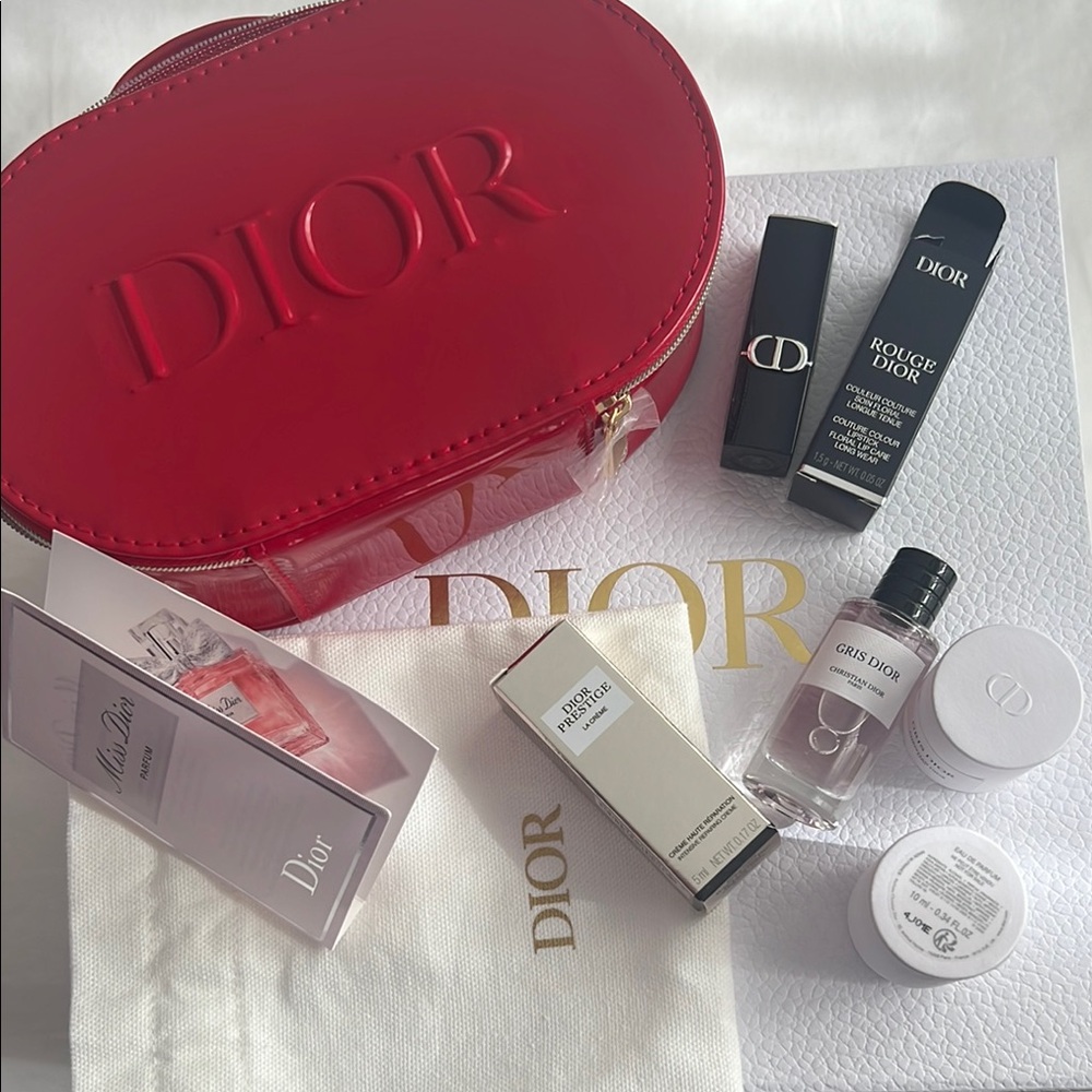 Dior Glossy Red pouch, small pouch, DIOR BOX with all the deluxe samples